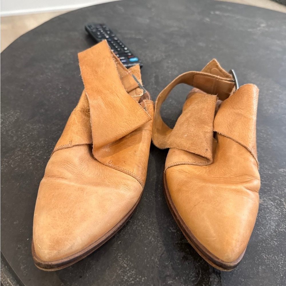 Women’s tan leather Free People shoes size 7